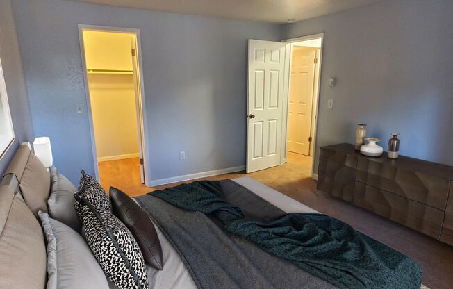 1 bed, 1 bath, 723 sqft, $1,579, Unit B21