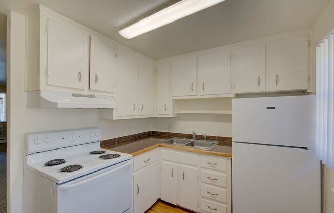 2 beds, 1 bath, 832 sqft, $1,550, Unit 115