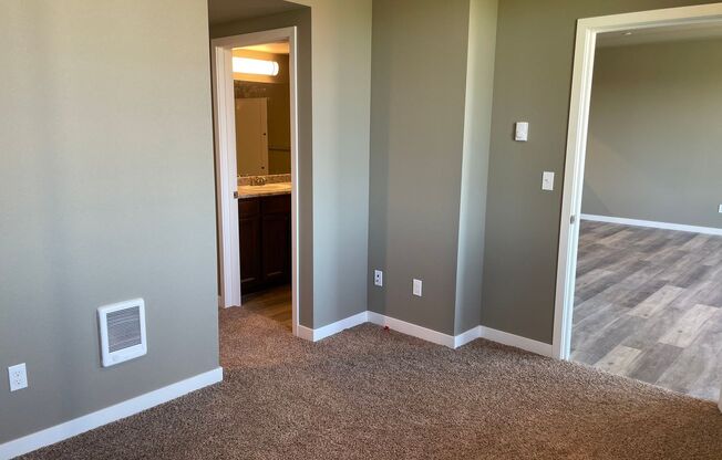 3 beds, 2 baths, 920 sqft, $2,280, Unit 507