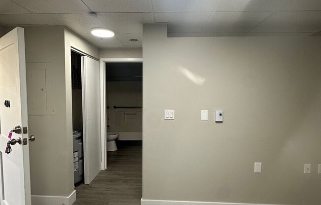 1 bed, 1 bath, 450 sqft, $1,000, Unit 434