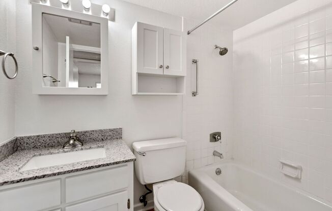 3 beds, 2 baths, 1,312 sqft, $1,960, Unit 503