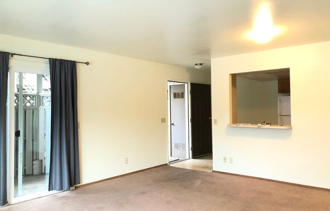 2 beds, 1 bath, 850 sqft, $1,750, Unit 7