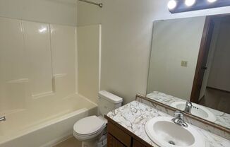 2 beds, 1 bath, $845, Unit 304