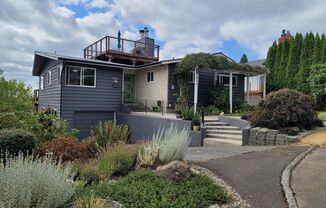 Beautiful 3 Bedroom Home in Manette - Short Term Lease