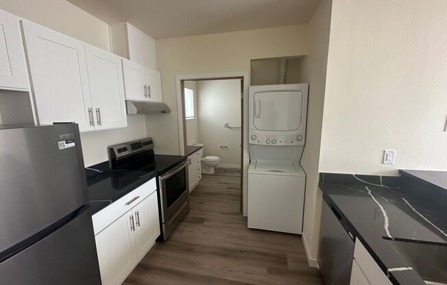 Studio, 1 bath, 441 sqft, $1,595, Unit 321
