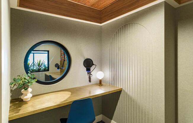 Record, create, and connect in Modera St. Paul’s podcast studio, a unique amenity bringing modern convenience to life in downtown Dallas.