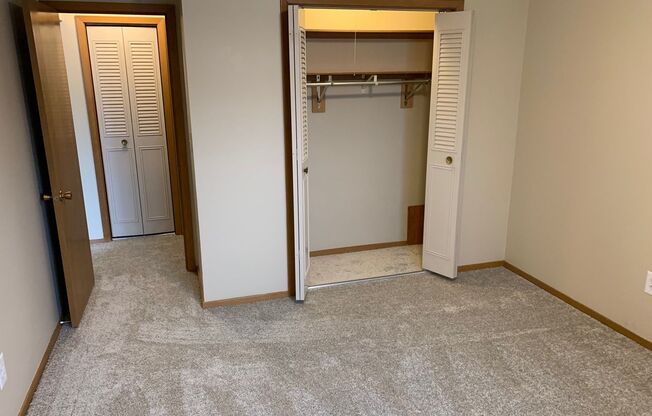 1 bed, 1 bath, $1,050, Unit IVA32