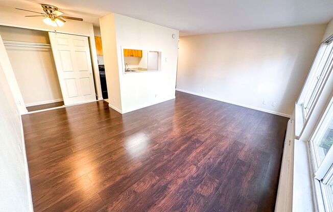 Studio, 1 bath, 384 sqft, $1,395, Unit 403