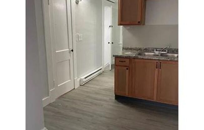 2 beds, 1 bath, 1,285 sqft, $900, Unit 1