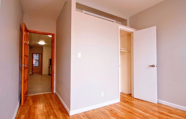 2 beds, 1 bath, $4,350, Unit 1