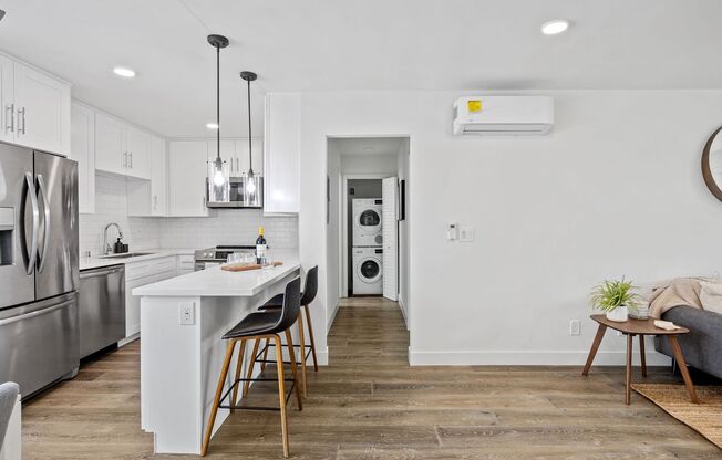 1 bed, 1 bath, 715 sqft, $3,175, Unit 42