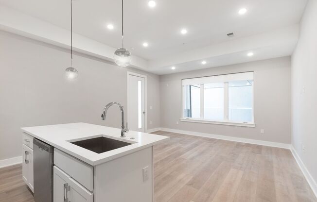 2 beds, 2 baths, $1,750, Unit 100