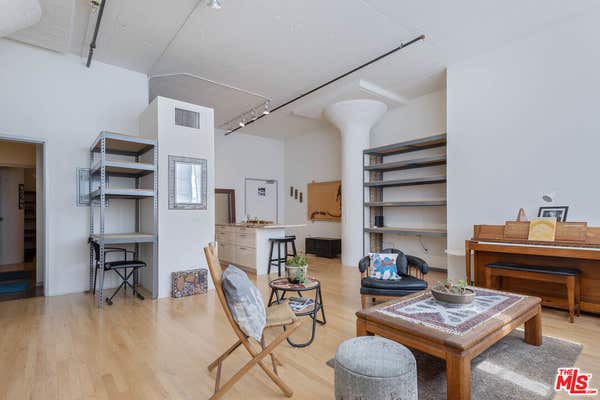 1 bed, 1 bath, 890 sqft, $2,500, Unit 423