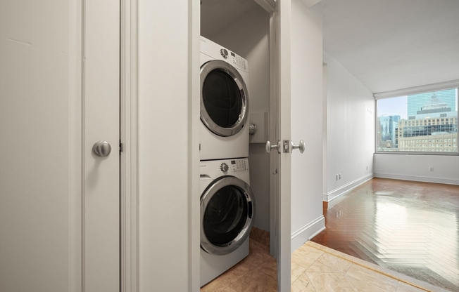 1 bed, 1 bath, 725 sqft, $4,950, Unit 1401