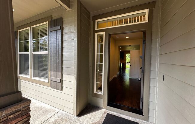 Beautiful 4-Bedroom Home in the Hills of West Linn – Smart Features + Move-In Ready!