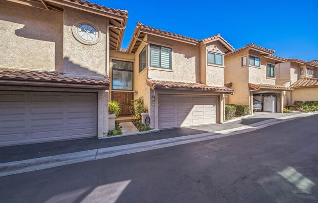 Beautifully renovated end-unit townhome