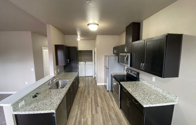 2 beds, 2 baths, 952 sqft, $1,500, Unit 302