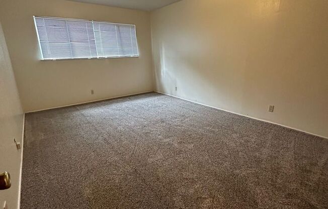 2 beds, 2 baths, 800 sqft, $1,015, Unit #3