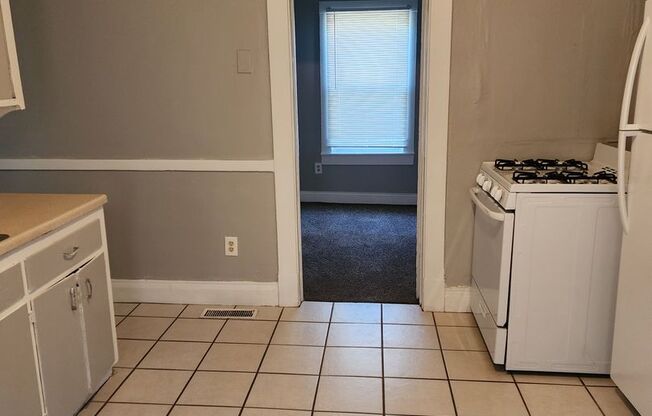 2 beds, 1 bath, $750