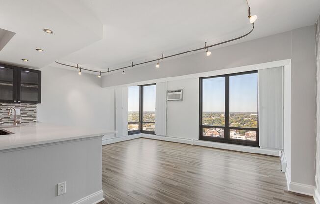 1 bed, 1.5 baths, 667 sqft, $2,400, Unit 24L