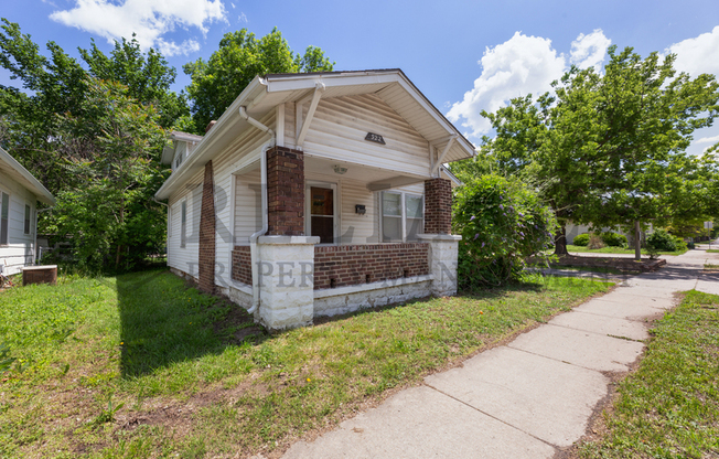 322 N MERIDIAN AVE
