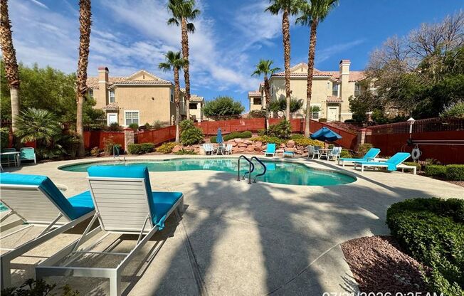 Stylish Condo with Fireplace, Walk-In Closet, & Community Pool
