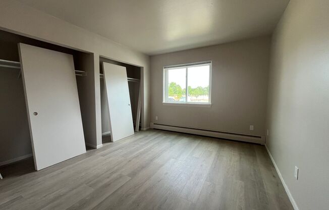 3 beds, 2 baths, $1,695, Unit 124