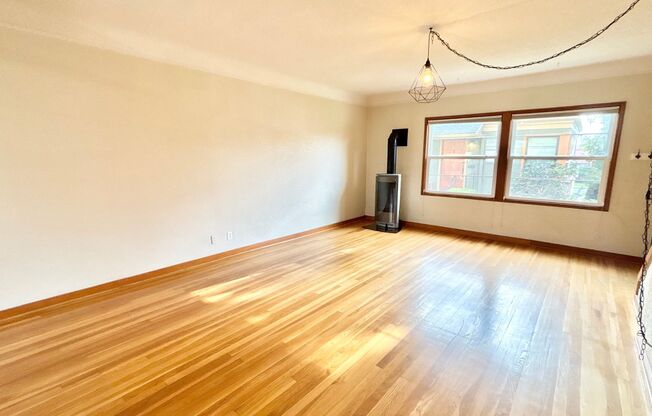 Modern Comfort in the Heart of Hosford Abernethy!