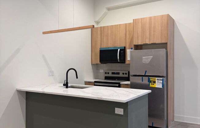 Studio, 1 bath, 643 sqft, $2,249, Unit 411