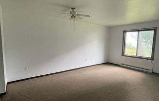 1 bed, 1 bath, $580, Unit 104