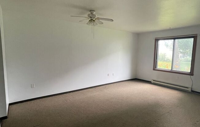 1 bed, 1 bath, $580, Unit 104