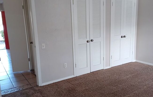 3 beds, 2 baths, 1,320 sqft, $1,320, Unit 79