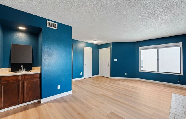 Spacious Mesa Townhome with Updated Kitchen & Utilities Included!