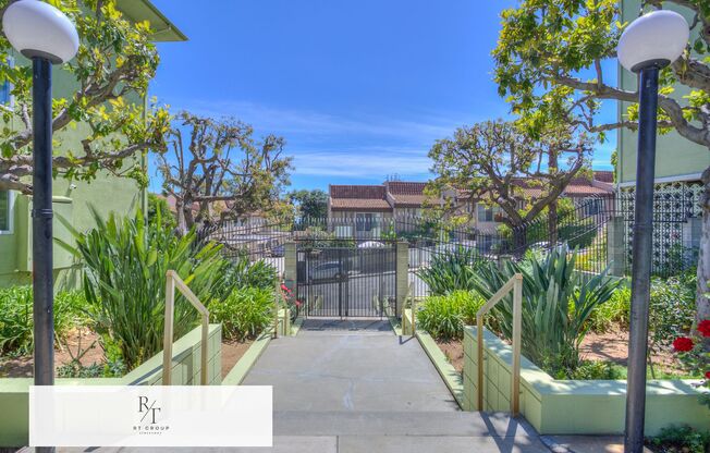 Spacious 2-Bedroom, 2-Bathroom Unit in Prime Monterey Park