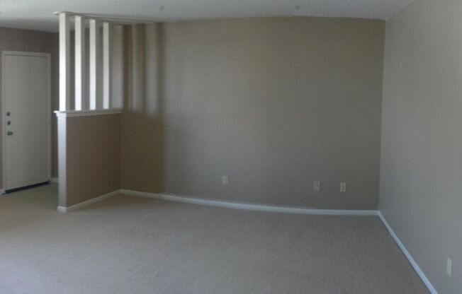 2 beds, 1 bath, 850 sqft, $750, Unit Apt D