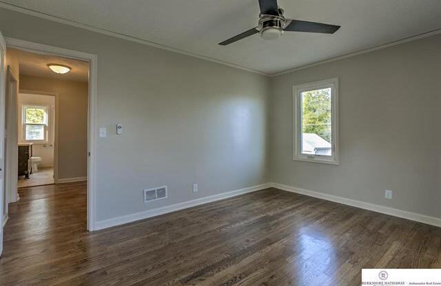 3 beds, 1 bath, $2,145