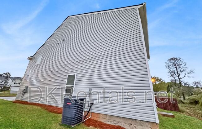 18 EVERETT CIR