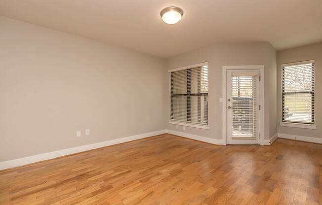 1 bed, 1 bath, 746 sqft, $1,190