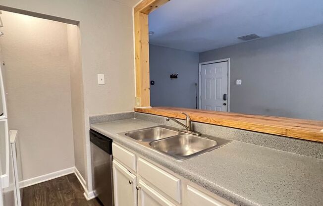 1 bed, 1 bath, $995