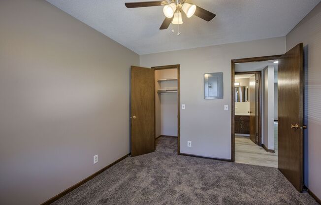 2 beds, 1 bath, 1,000 sqft, $1,075, Unit #102