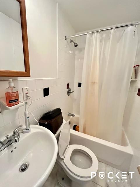 Studio, 1 bath, 450 sqft, $2,850, Unit 23