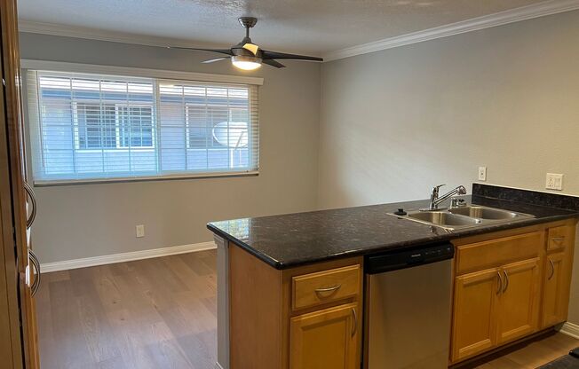 2 beds, 1 bath, 850 sqft, $2,745, Unit H-2
