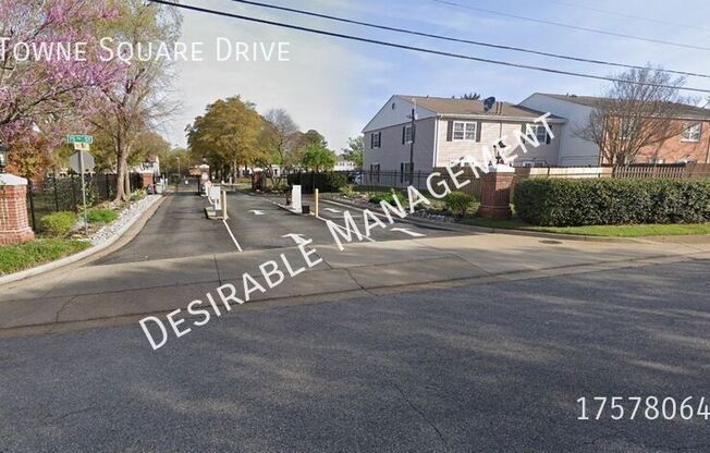 19 TOWNE SQ DR