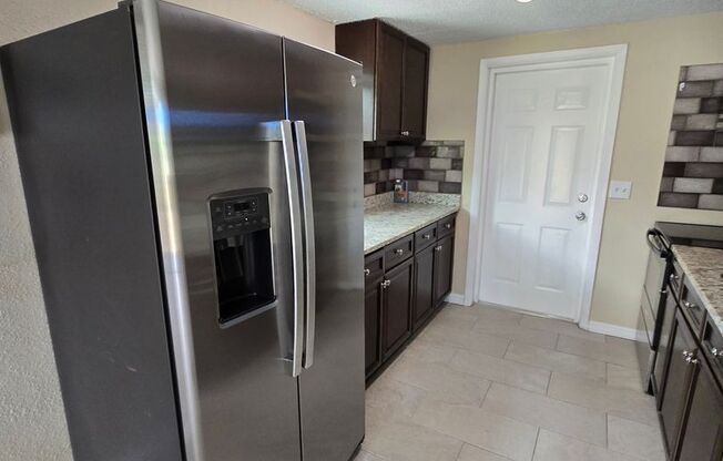 2 BEDROOM 1 BATH NEAR USF