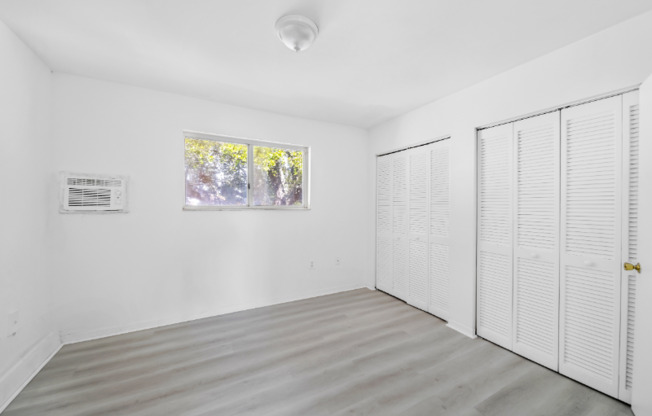 1371 NW 3 ST