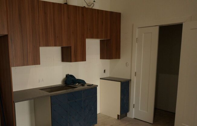 2 beds, 1 bath, 875 sqft, $2,350, Unit 522