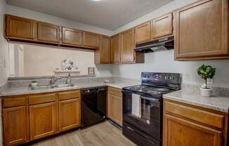 Fully Furnished Kitchen at Towne Centre Village, Mesquite, TX