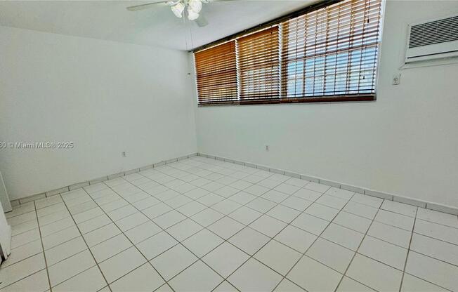 8000 TATUM WATERWAY DR