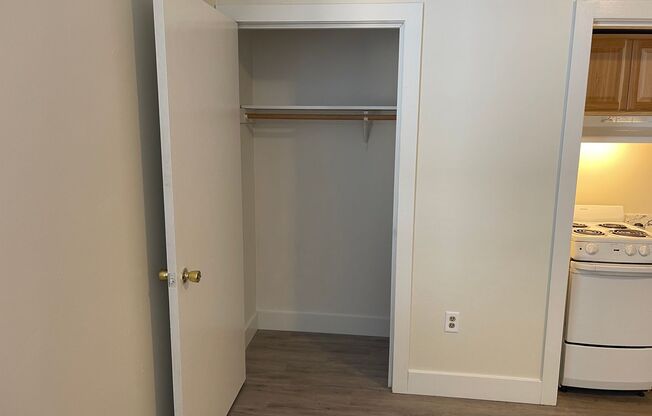 Studio, 1 bath, $725, Unit 430