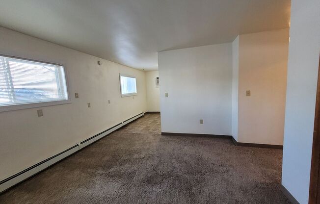 2 beds, 1 bath, 850 sqft, $875, Unit 3